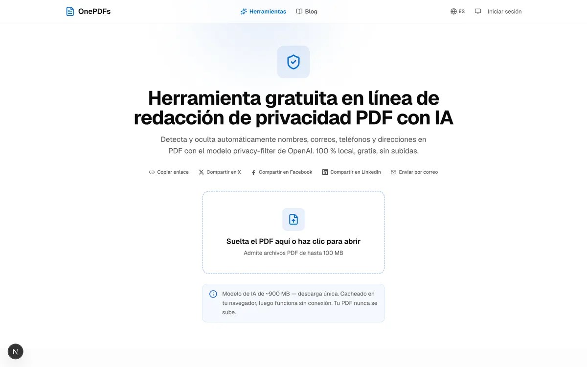 Página de Smart Redact con el área de carga y el aviso de descarga de unos 900 MB del modelo